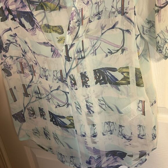 BCBGenerationFloral Sheer  Blouse  NWT  Small - Picture 8 of 11